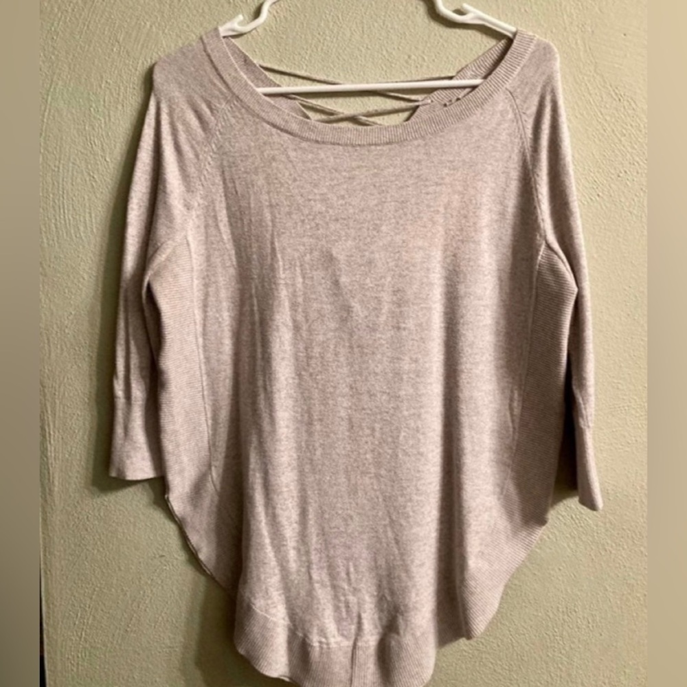 NWOT Women’s Lightweight, Open Back Sweater by Express Size XSmall